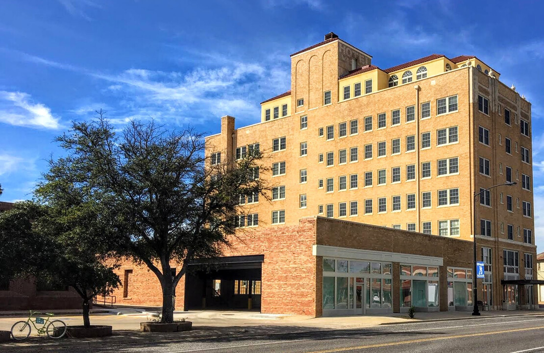 Laguna Loft Apartments in Cisco, TX - Building Photo