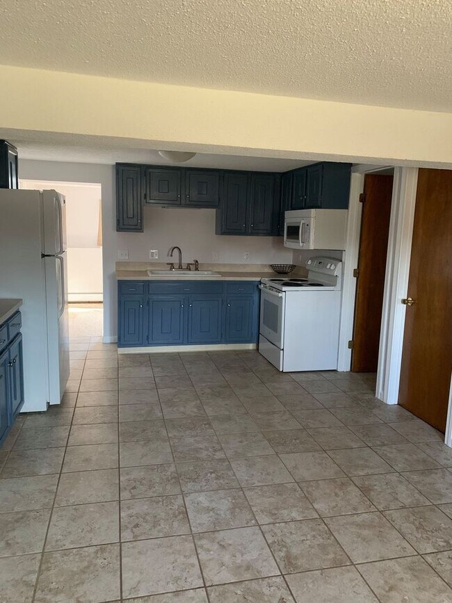 37 Fairlawn Dr Apartments and Nearby North Haven Apartments For Rent