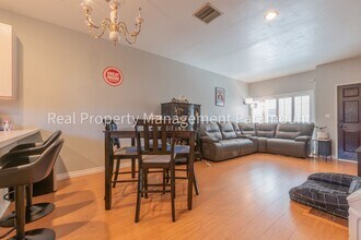 856 W Beach Ave in Inglewood, CA - Building Photo - Building Photo