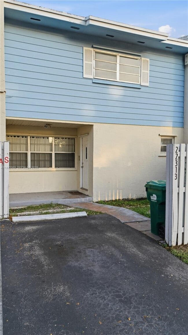 22313 SW 103rd Ct in Cutler Bay, FL - Building Photo - Building Photo