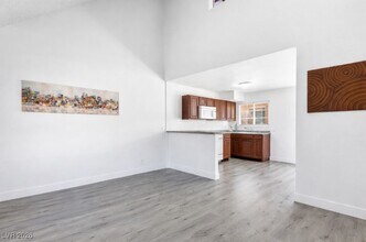 5128 Garden Ln in Las Vegas, NV - Building Photo - Building Photo