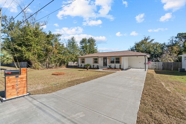 1801 Georgia Ct in Lynn Haven, FL - Building Photo - Building Photo