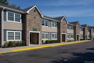 311 W Main St in Patchogue, NY - Building Photo