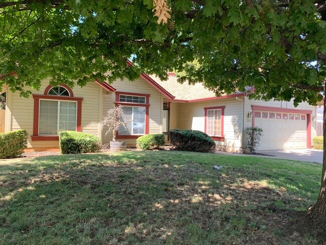 2517 Tuolumne Dr in Chico, CA - Building Photo - Building Photo