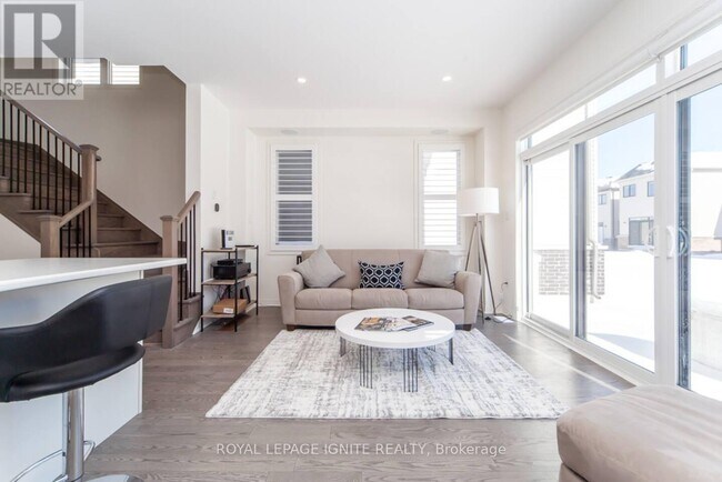 35 Cryderman Ln in Clarington, ON - Building Photo - Building Photo