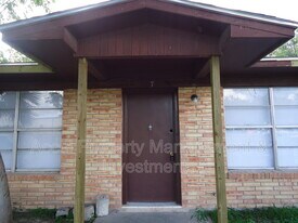 2401 Gumwood Ave W in McAllen, TX - Building Photo