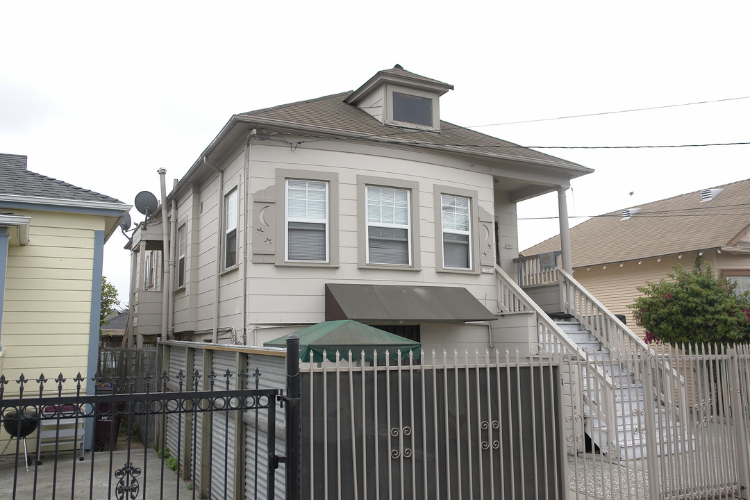 1322 96th Ave in Oakland, CA - Building Photo