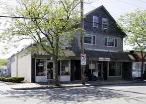 527 Nantasket Ave in Hull, MA - Building Photo