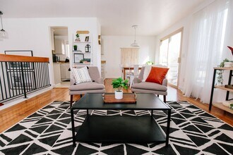 7802 Club Crest Dr in Arvada, CO - Building Photo - Building Photo