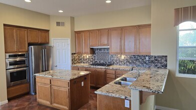 13937 Kerry Ln in San Diego, CA - Building Photo - Building Photo