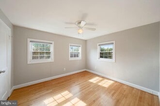 14 E Myrtle St in Alexandria, VA - Foto de edificio - Building Photo