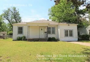 210 W Marshall Dr in Midwest City, OK - Building Photo