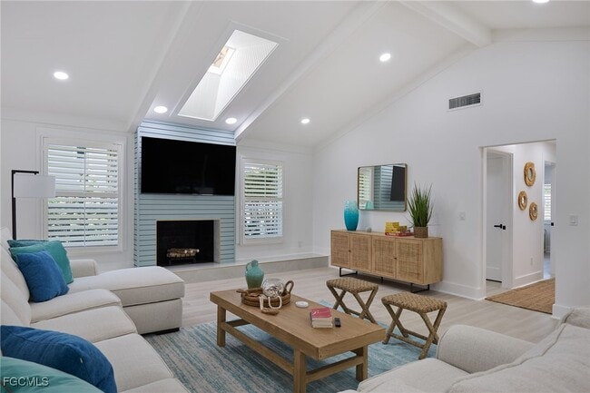 property at 1224 Kittiwake Cir