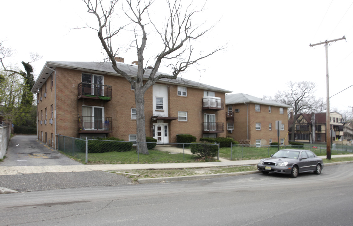 Tal Torah Dorm in Lakewood, NJ - Foto de edificio