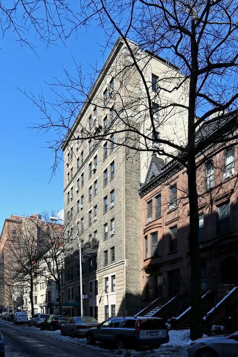 317 W 87th St in New York, NY - Building Photo