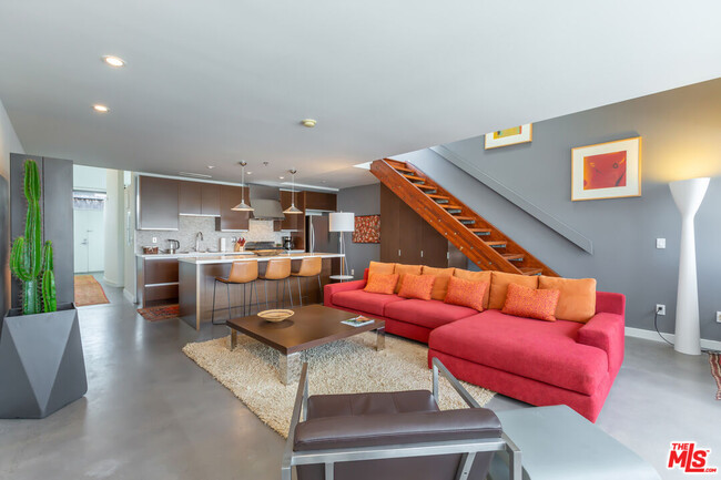 property at 615 Hampton Dr