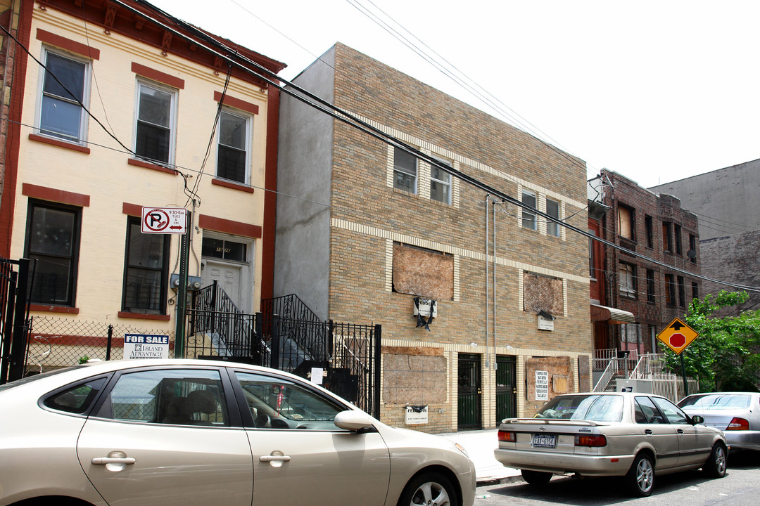 1972 Bathgate Ave in Bronx, NY - Building Photo