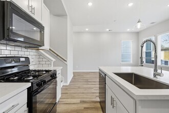 9912 Clark Cyn Ln in Houston, TX - Building Photo - Building Photo