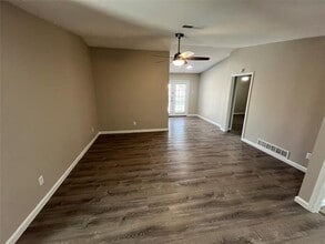 10037 Hymie Cir in Dallas, TX - Building Photo - Building Photo