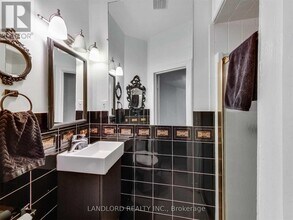 2251 Dundas St W in Toronto, ON - Building Photo - Building Photo