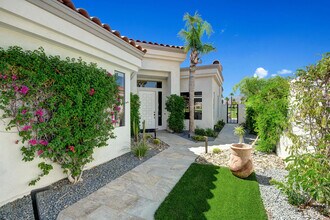 430 White Horse Trail in Palm Desert, CA - Building Photo - Building Photo