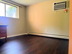 352 Robert Dr in North Tonawanda, NY - Building Photo - Building Photo