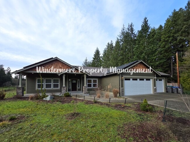 property at 1738 Lilypad Pl E