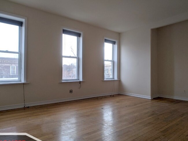 3000 N Whipple St in Chicago, IL - Building Photo - Building Photo