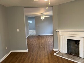 8153 S Exchange Ave in Chicago, IL - Building Photo - Building Photo