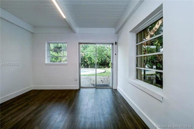 1955 Alamanda Dr in North Miami, FL - Building Photo - Building Photo