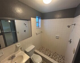 5530 W 12th Ln-Unit -1 in Hialeah, FL - Building Photo - Building Photo