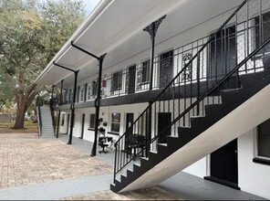 3433 3rd Ave S in St. Petersburg, FL - Foto de edificio - Building Photo