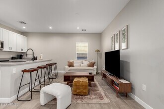 1908 W Lawrence Rd-Unit -2 in Phoenix, AZ - Foto de edificio - Building Photo