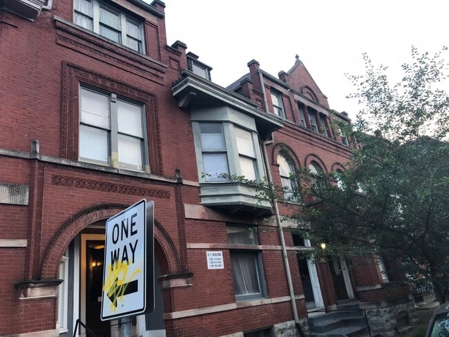 216 W Burnett Ave, Unit 226B