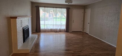 817 W Stanton St in Roseburg, OR - Building Photo - Building Photo