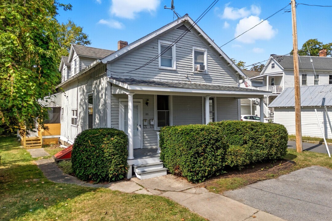 101 Walworth St, Unit 101 Walworth Street in Saratoga Springs, NY - Building Photo