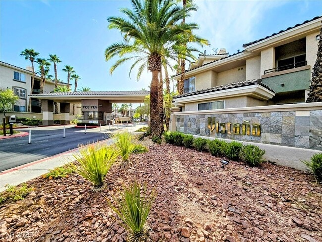 7123 S Durango Dr in Las Vegas, NV - Building Photo - Building Photo