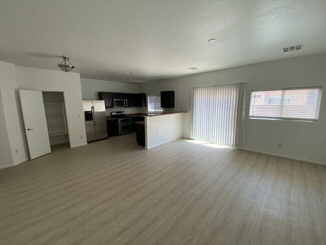 1972 Joyful St in Las Vegas, NV - Building Photo - Building Photo