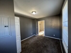 933 Front Ave in St. Paul, MN - Building Photo - Building Photo