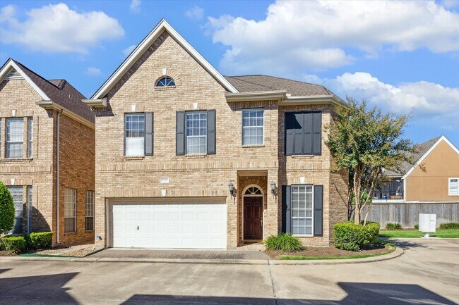 property at 2802 Briarhurst Park