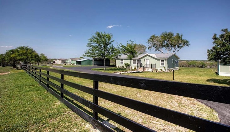 Eagle Ford Shale in Kenedy, TX - Foto de edificio