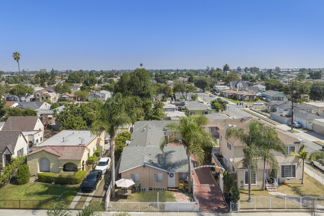 407 W Magnolia St in Compton, CA - Building Photo