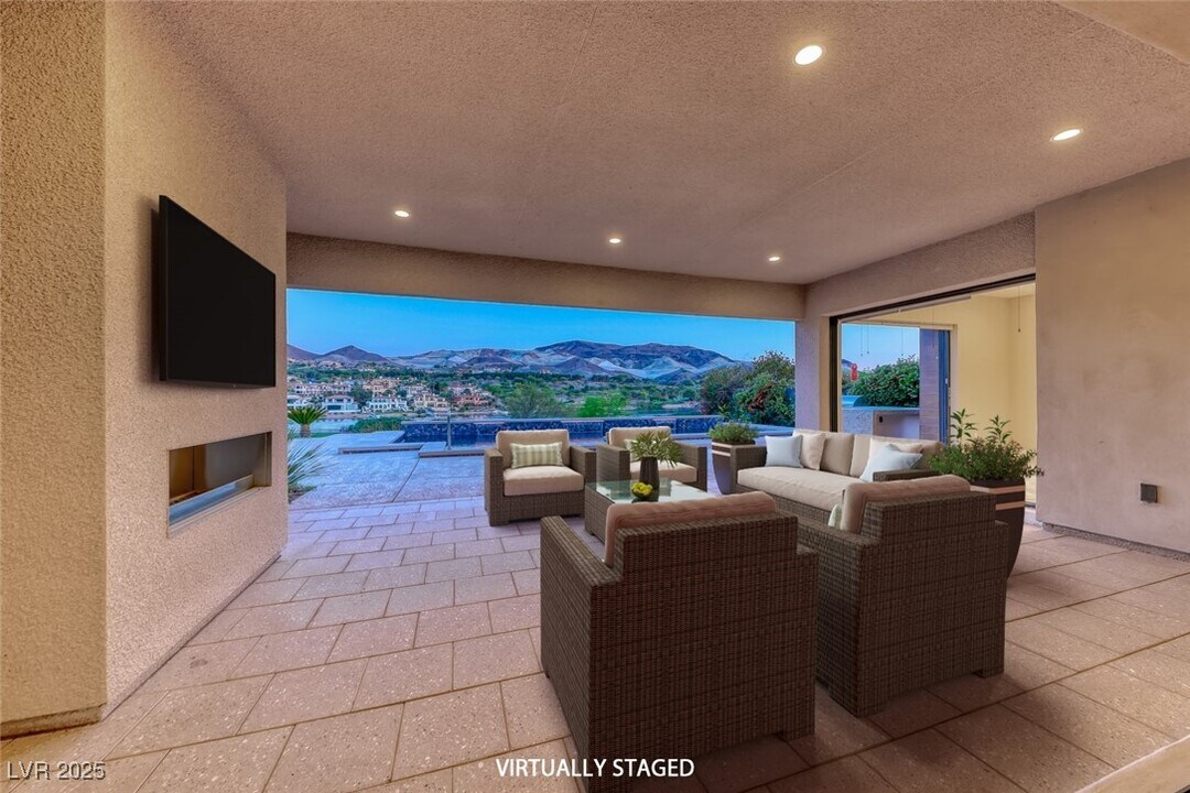 72 Bella Lago Ave in Henderson, NV - Building Photo