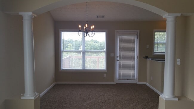 7109 Creeksong Dr in Douglasville, GA - Building Photo - Building Photo