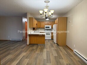 2736-33 1/2 33 1/2 Ave S in Fargo, ND - Building Photo - Building Photo