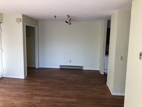 47 South Williams Street, Hill Gardens, Unit 309 in Burlington, VT - Building Photo - Building Photo