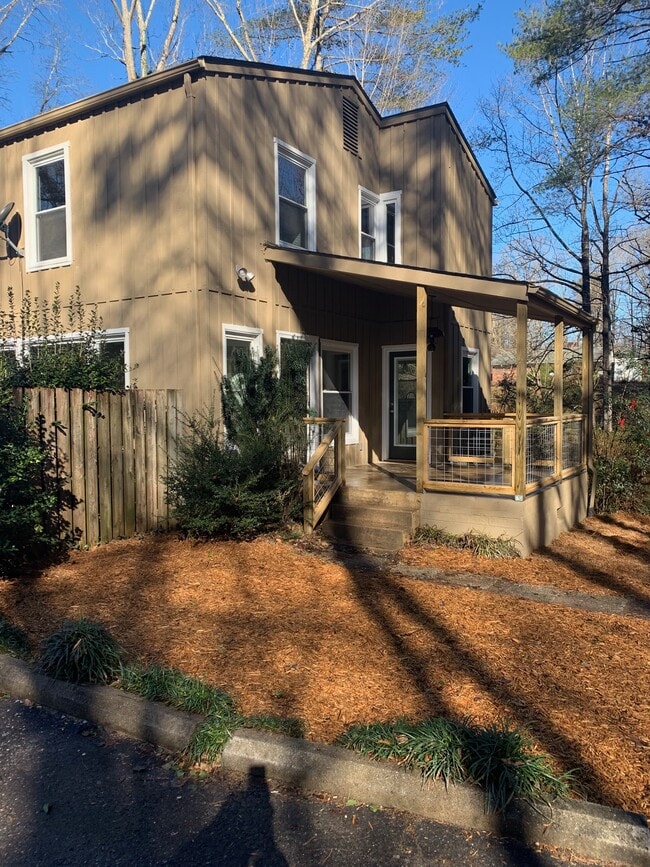 217 Morehead St in Morganton, NC - Building Photo - Building Photo