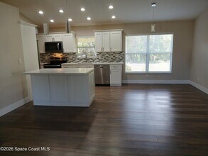 214 Eldron Blvd NE in Palm Bay, FL - Building Photo - Building Photo