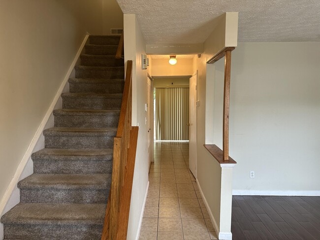 9456 Lexington Cir in Charlotte, NC - Building Photo - Building Photo