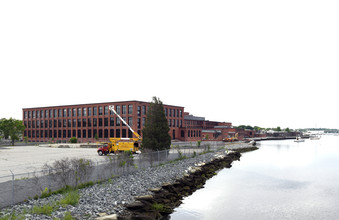 Lofts at Tourister Mill Phase II in Warren, RI - Foto de edificio - Building Photo